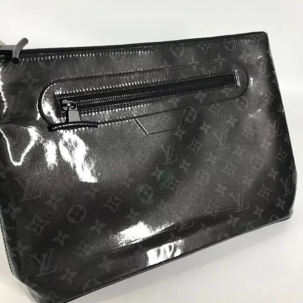 LOUIS VUITTON MonogramEclipse Glaze Exclusive to Japan Pochette-Cosmos